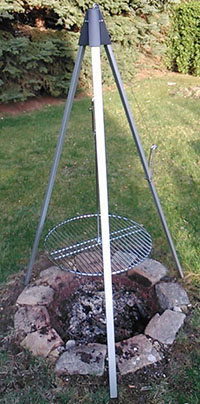Dreibein-Schwenkgrill