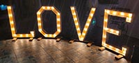 LOVE-Buchstaben mieten