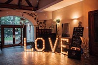 LOVE-Buchstaben mieten